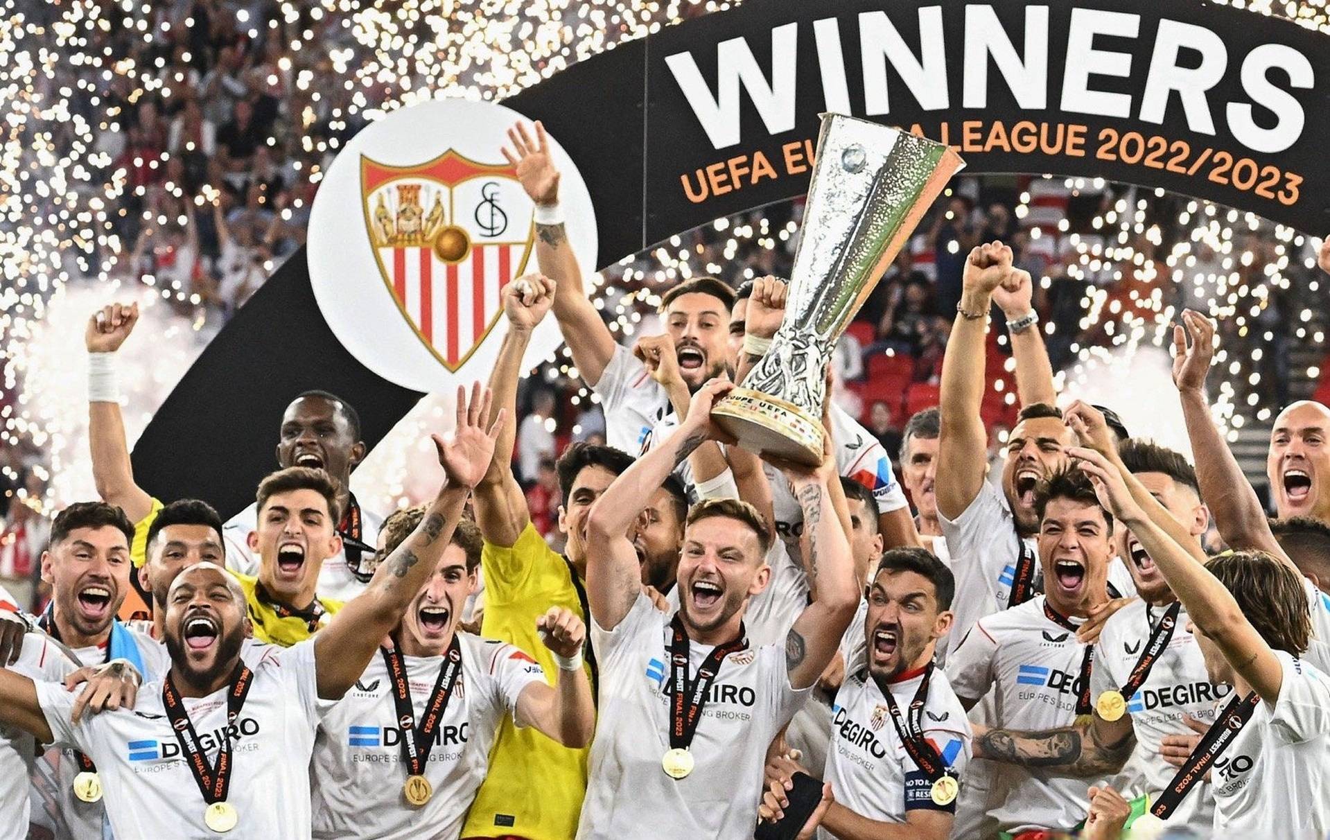 瓦伦西亚皇马接连失利,西甲众将表现不佳 瓦伦西亚皇马接连失利,西甲众将表现不佳