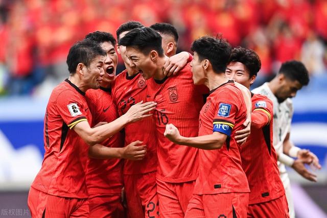 足球强队攻势如潮，战火蔓延世界_欧洲杯