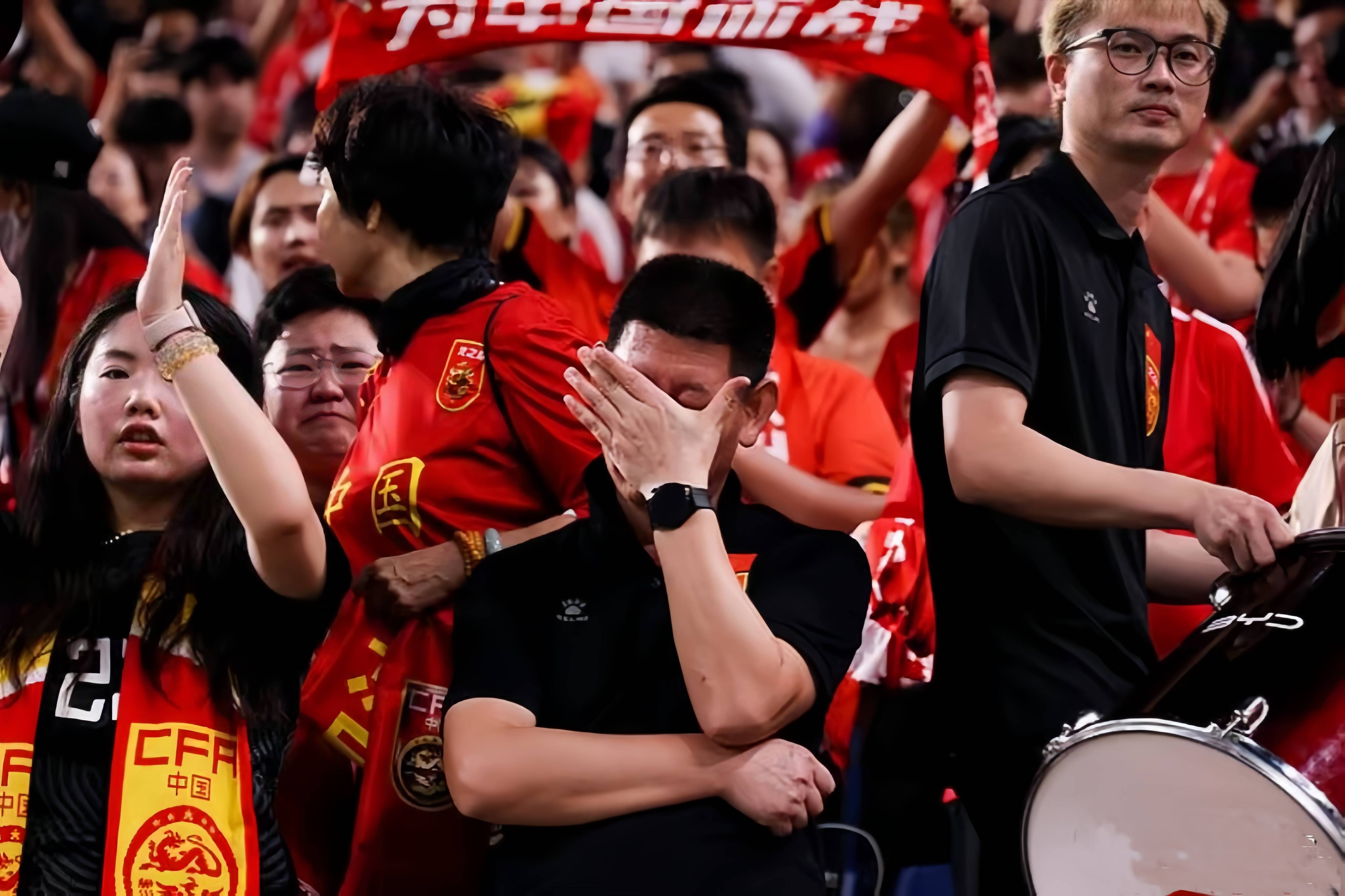 2024|国际足坛精彩大战频繁上演，球迷热情高涨