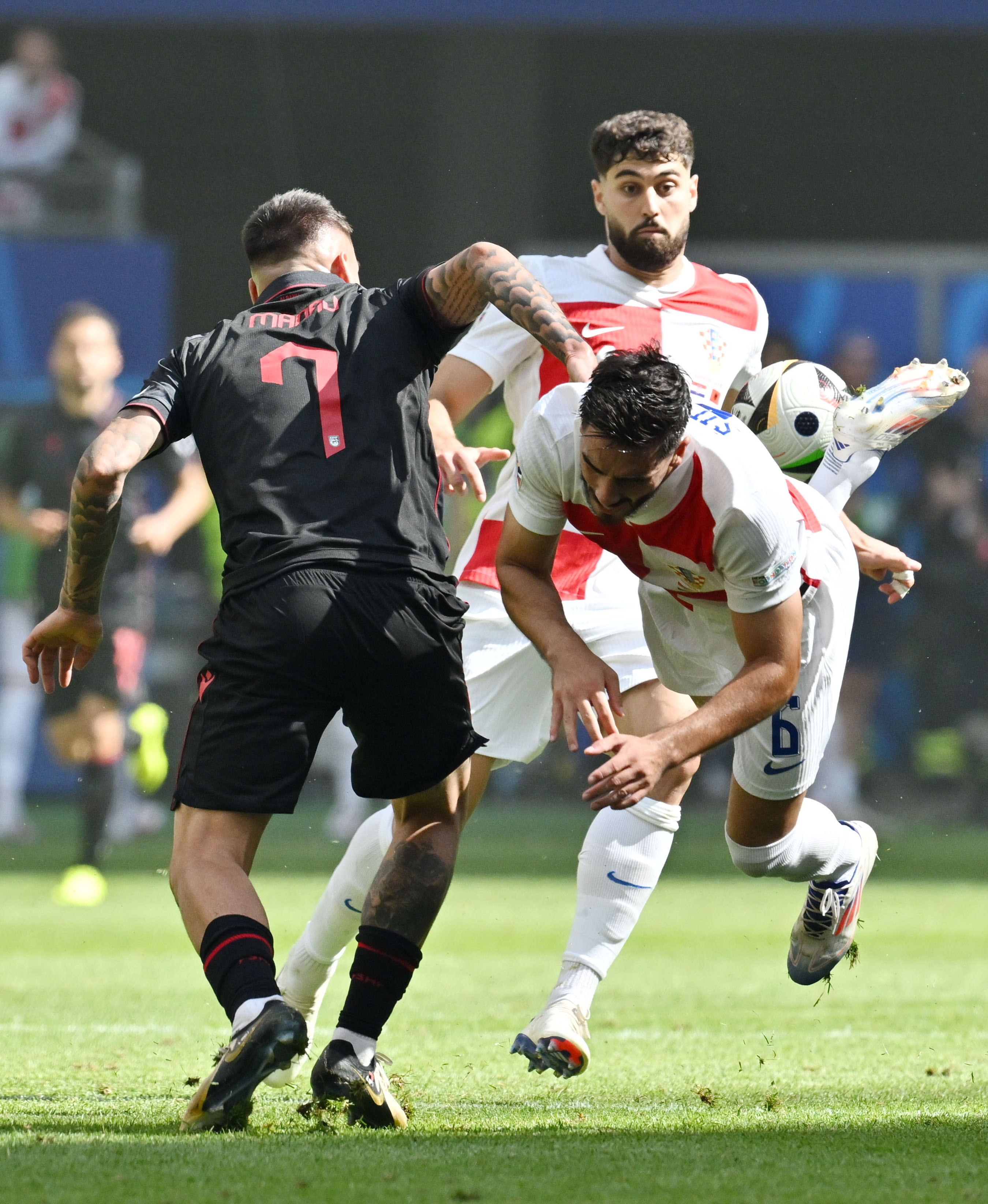 克罗地亚逆袭阿尔巴尼亚，晋级半决赛_欧洲杯