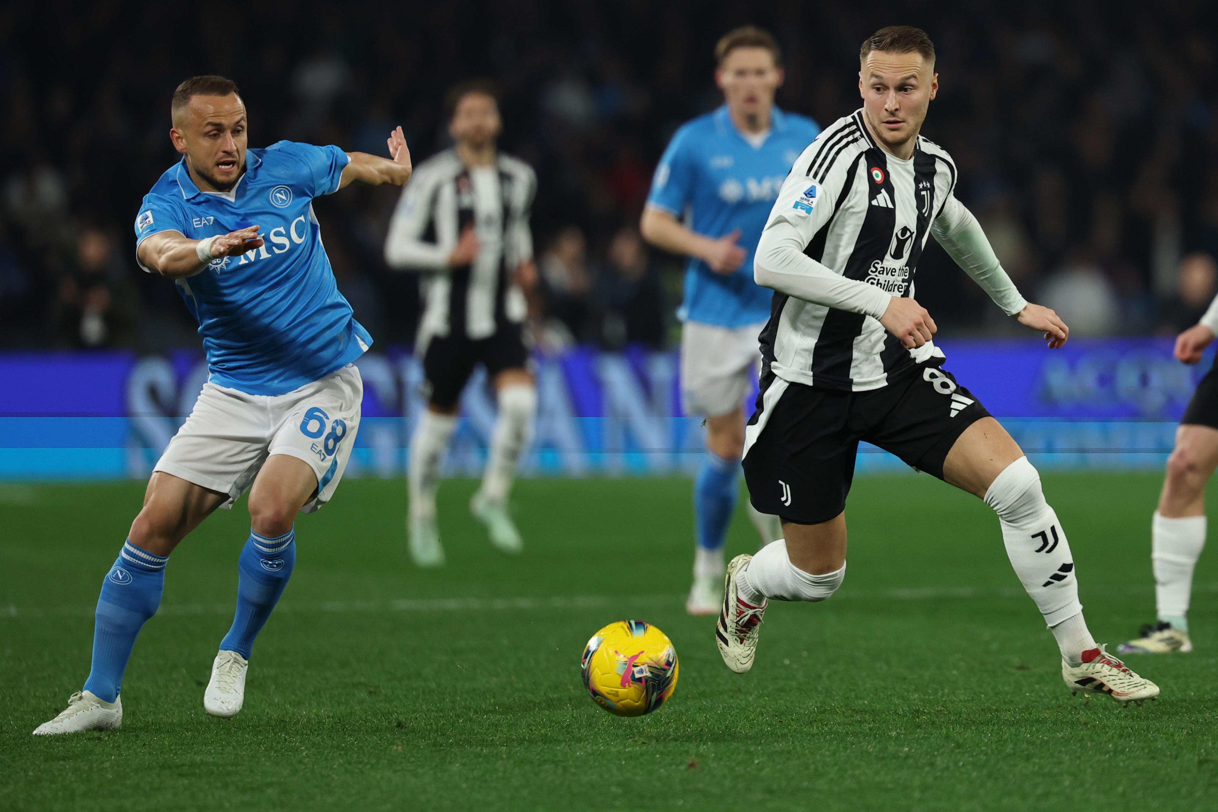 那不勒斯客场惨败,战绩摇摆难以挽回 那不勒斯客场惨败,战绩摇摆难以挽回