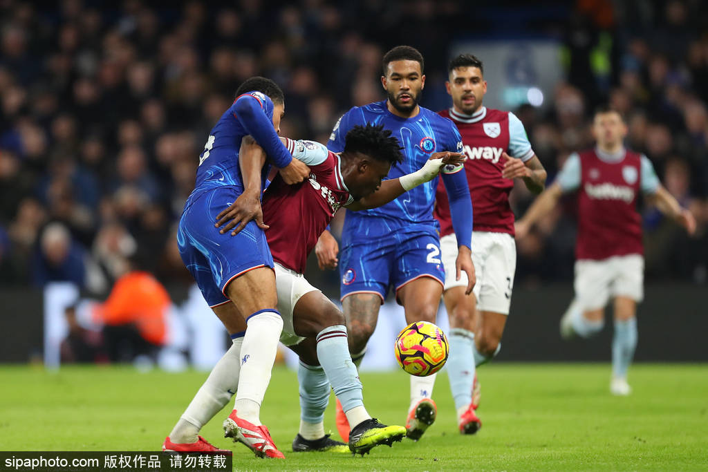 约瑟维尔主场大胜<a href=