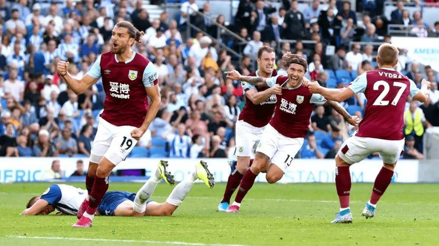 伯恩利客场惨败,保级形势更加严峻 伯恩利客场惨败,保级形势更加严峻