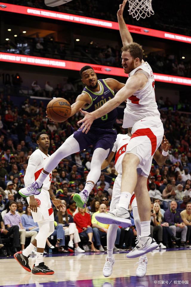 火箭新援积极融入球队氛围，表现获主教练赞誉