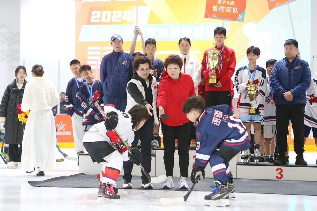 中国青训全国青少年冰球锦标赛打响