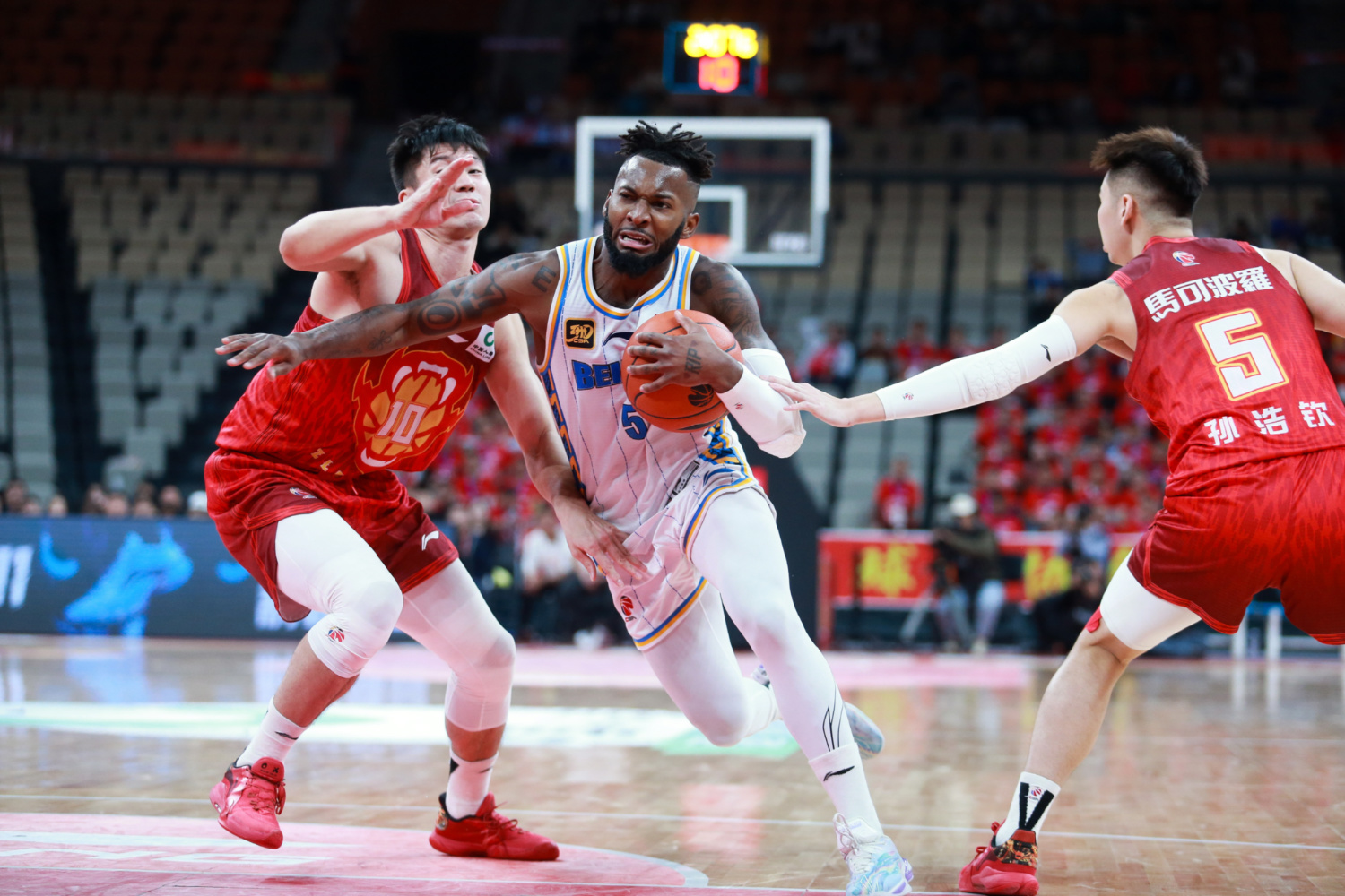 必一运动官网|北京队在主场获胜，领先优势扩大